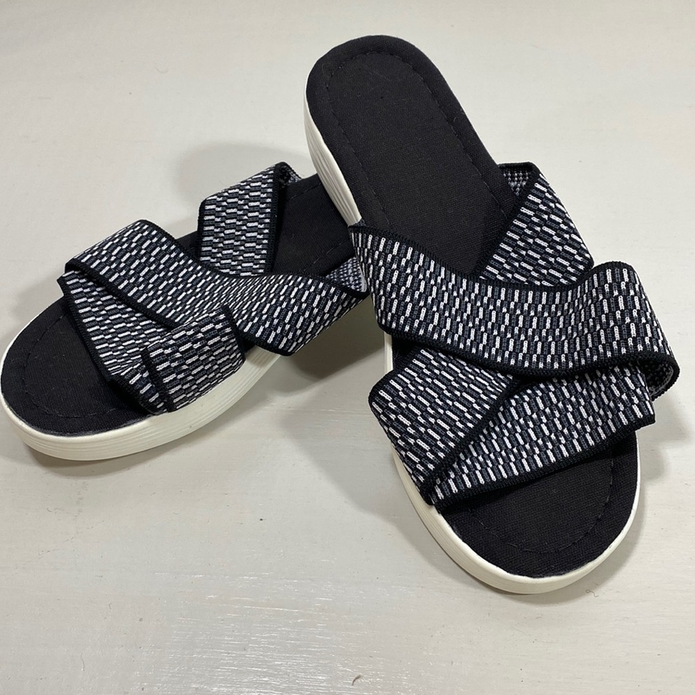 NWOT elastic top crisscross sandals​​​​​​​​​​​​​​​​